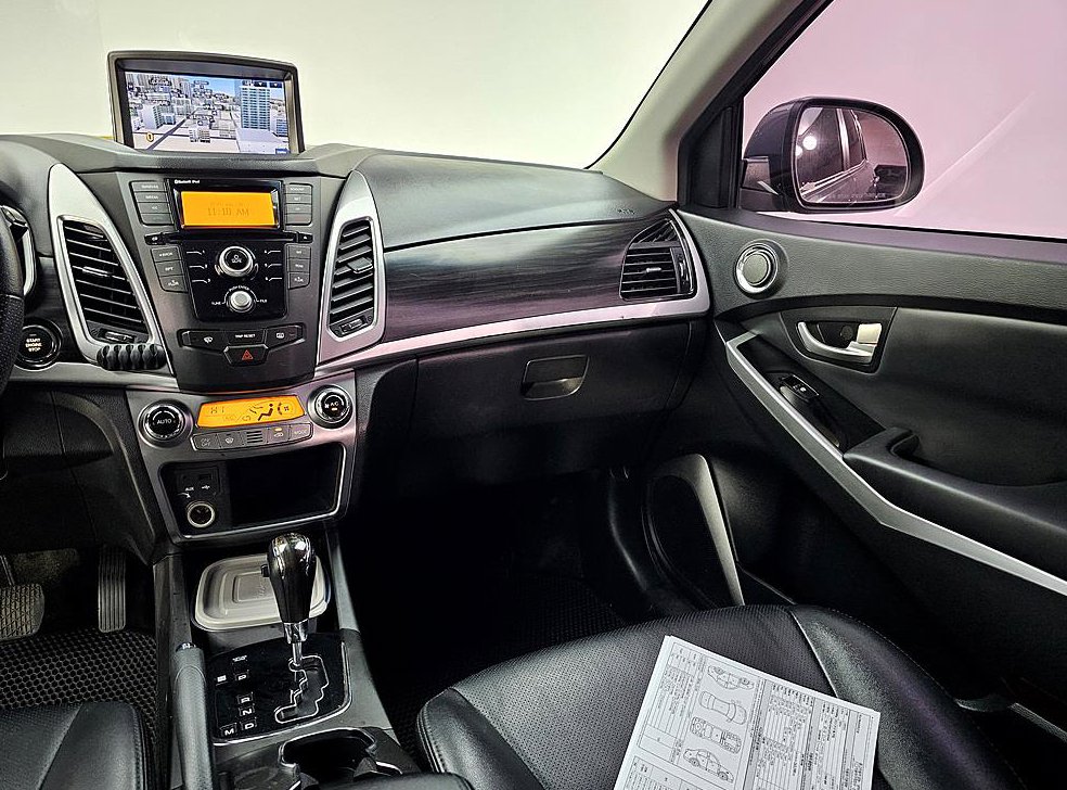 KG모빌리티(쌍용)  코란도 2WD 2.0 CVX 사진 9