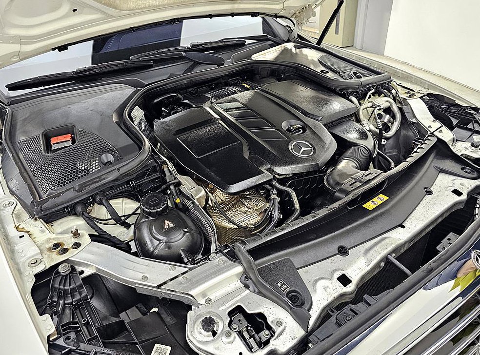 벤츠 E 클래스 E220d 익스클루시브 사진 6