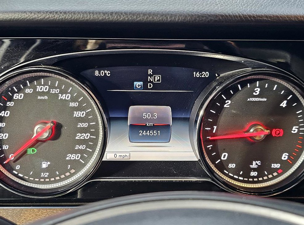 벤츠 E 클래스 E220d 익스클루시브 사진 7