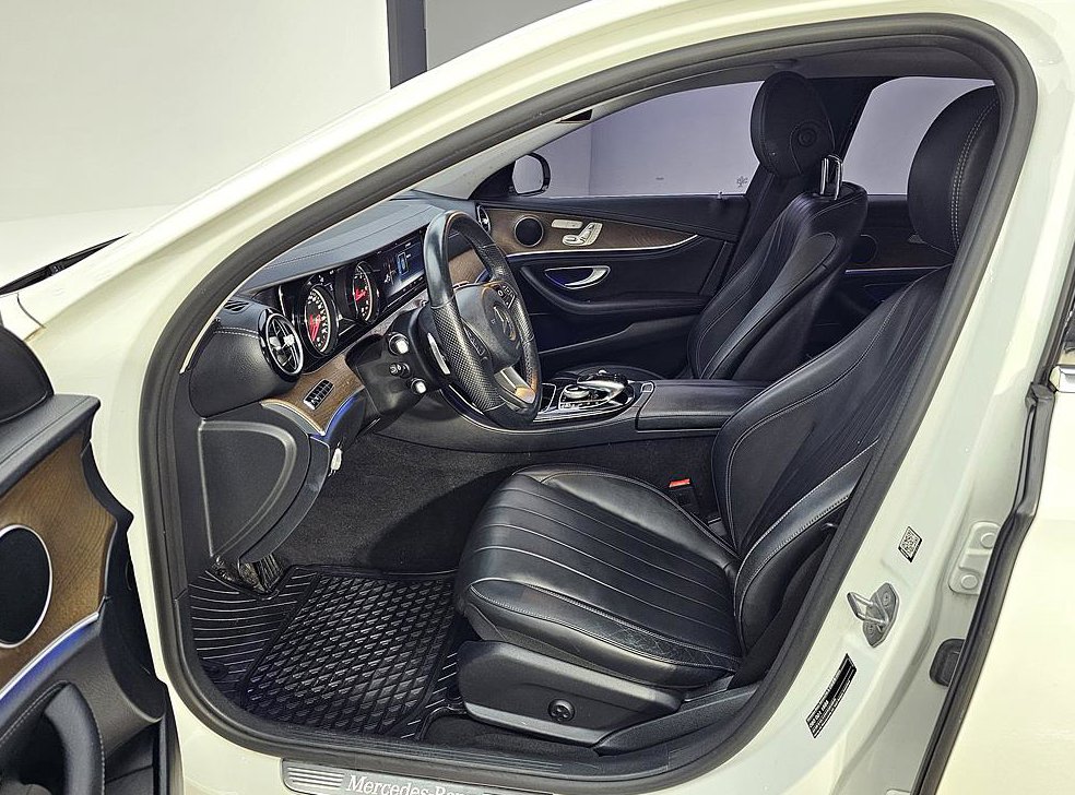 벤츠 E 클래스 E220d 익스클루시브 사진 8