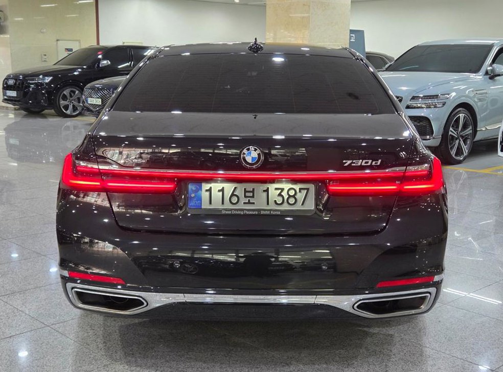 BMW 7시리즈 730d xDrive 디자인 퓨어 엑설런스 사진 4