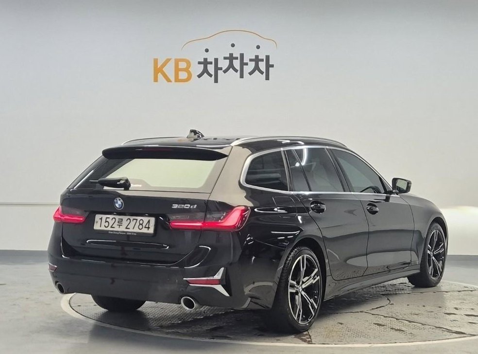 BMW 3시리즈 320d 투어링 럭셔리 사진 4