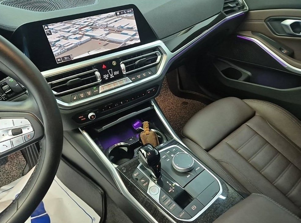 BMW 3시리즈 320d 투어링 럭셔리 사진 8