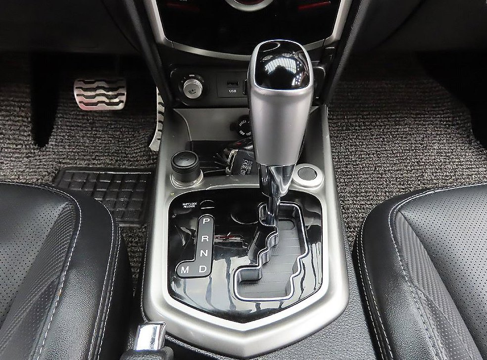 KG모빌리티(쌍용)  티볼리 가솔린 2WD 1.6 LX 사진 12