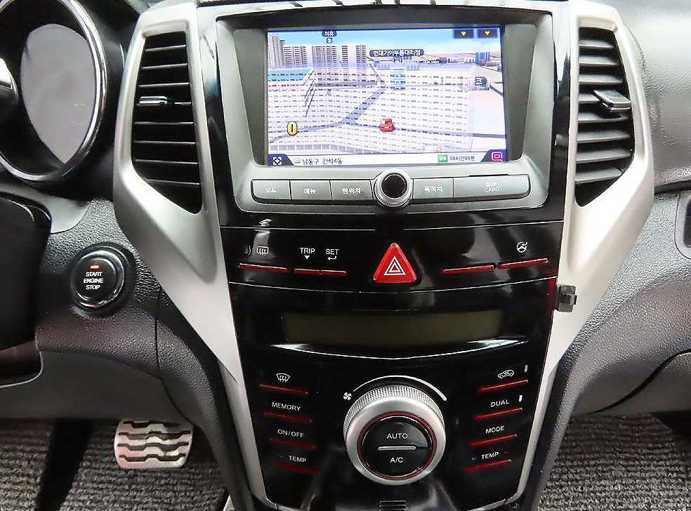 KG모빌리티(쌍용)  티볼리 가솔린 2WD 1.6 LX 사진 14