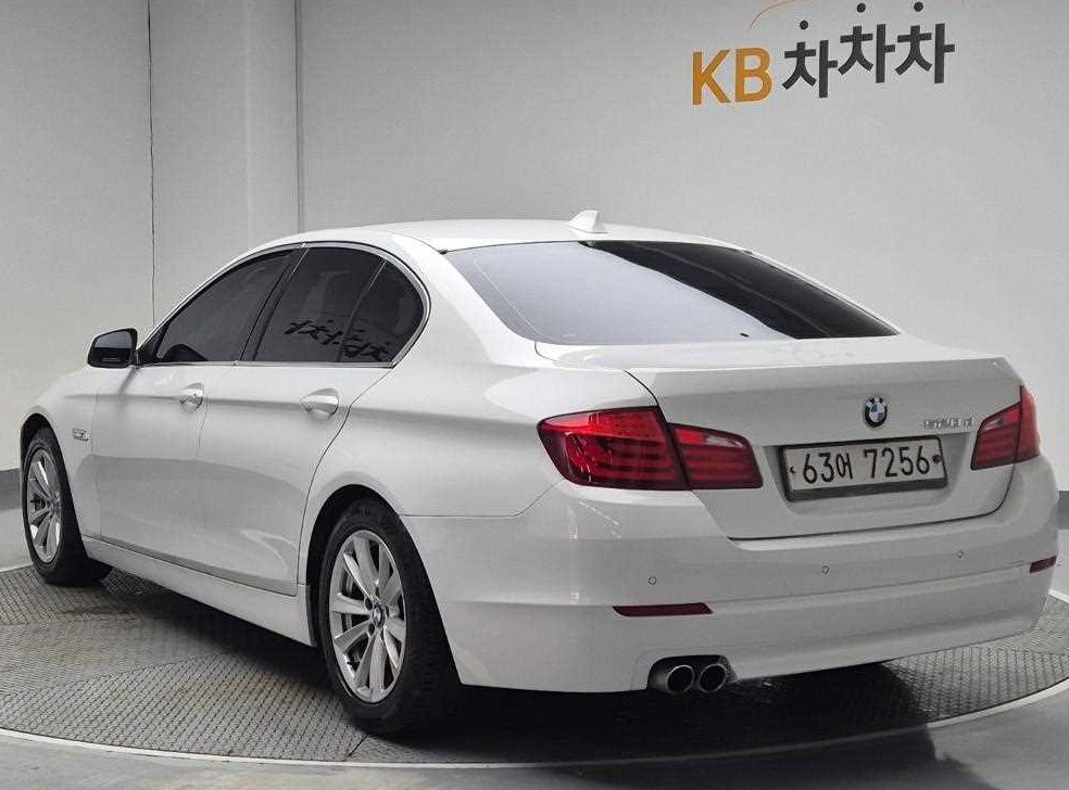 BMW 5시리즈 520d 사진 2