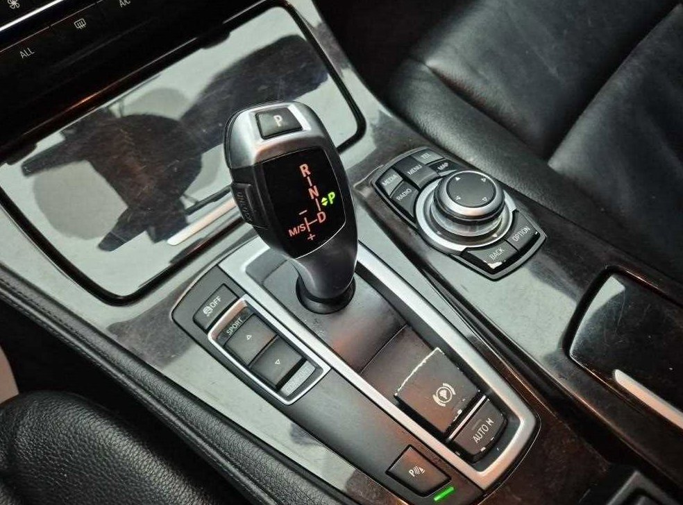 BMW 5시리즈 520d 사진 8
