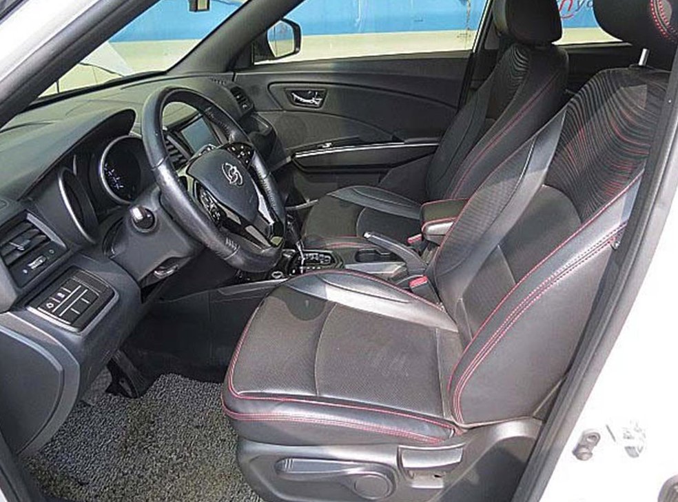 KG모빌리티(쌍용)  티볼리 2WD 가솔린 1.6 IX 사진 6