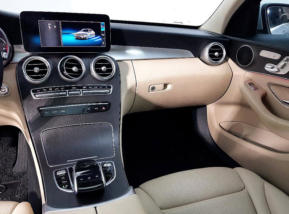 벤츠 C 클래스 C220 d 아방가르드 사진 10