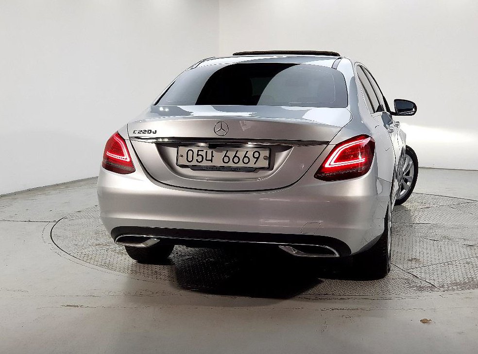 벤츠 C 클래스 C220 d 아방가르드 사진 3