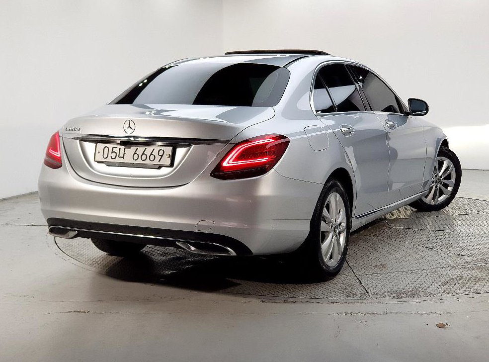 벤츠 C 클래스 C220 d 아방가르드 사진 4