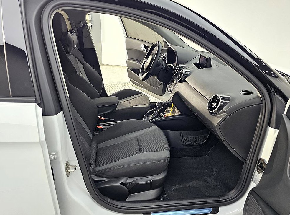 아우디 A1 30 TDI 사진 11