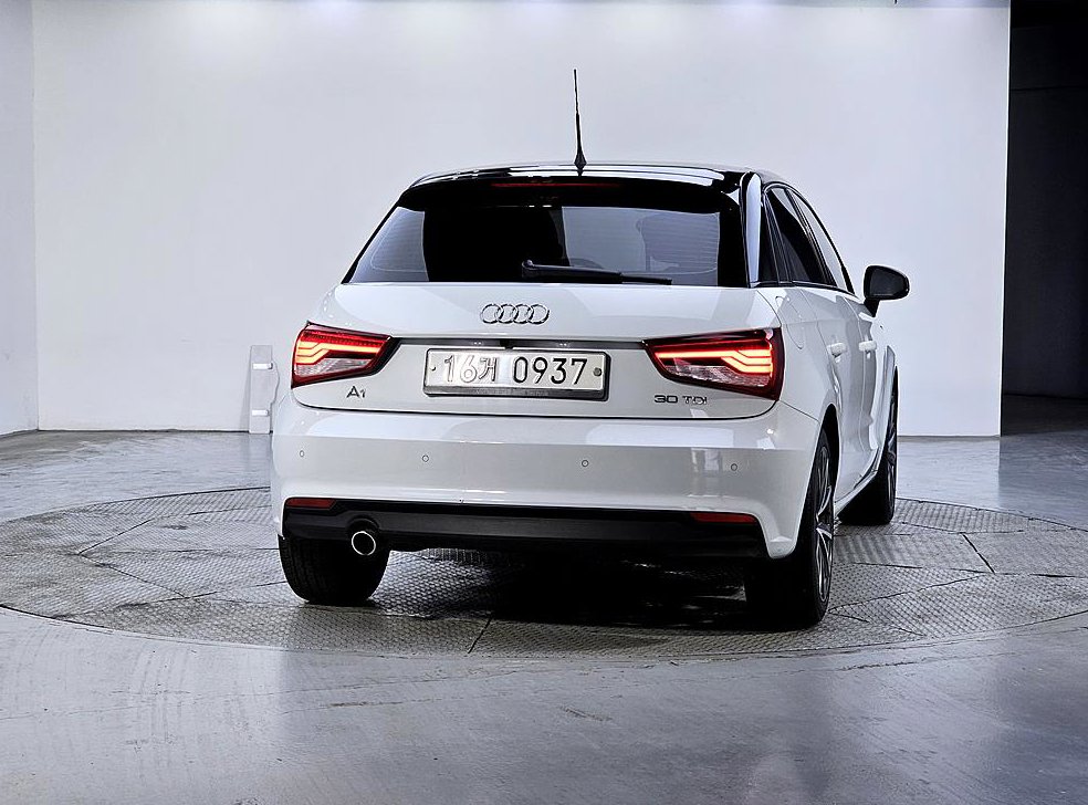 아우디 A1 30 TDI 사진 3