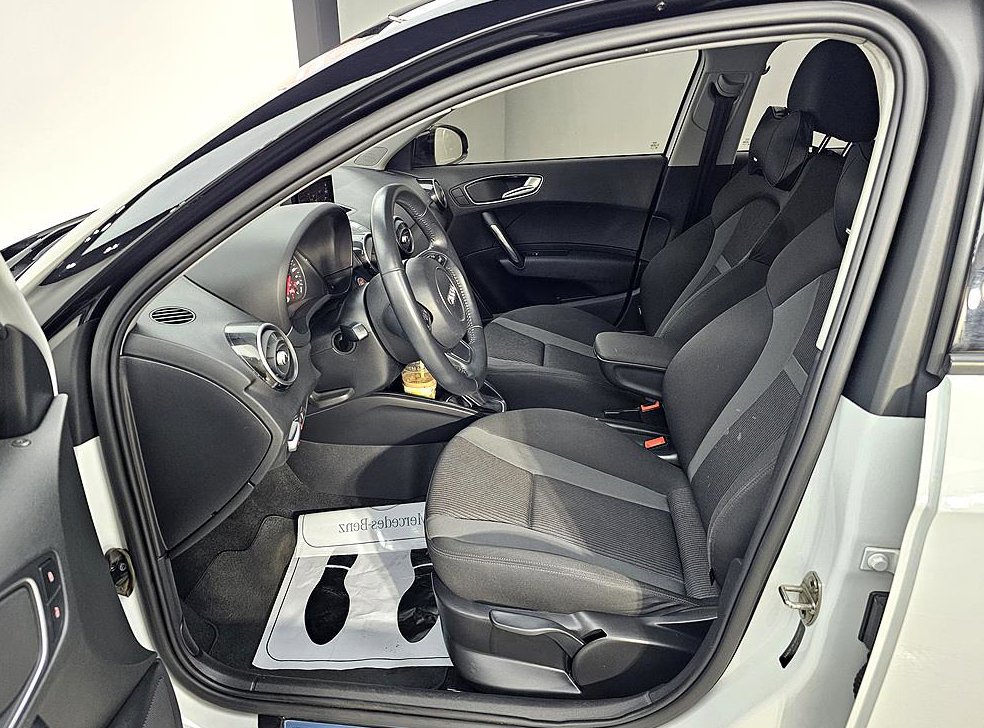 아우디 A1 30 TDI 사진 8