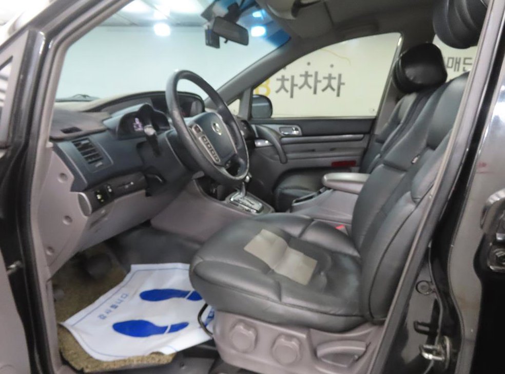 KG모빌리티(쌍용)  코란도 4WD 어드벤처 60TH 에디션 사진 5