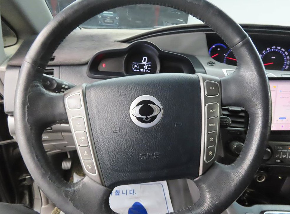 KG모빌리티(쌍용)  코란도 4WD 어드벤처 60TH 에디션 사진 8