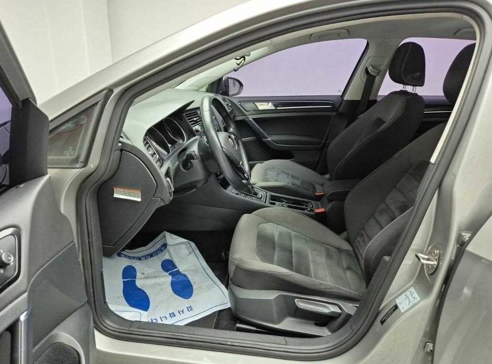 폭스바겐 골프 2.0 TDI 사진 11