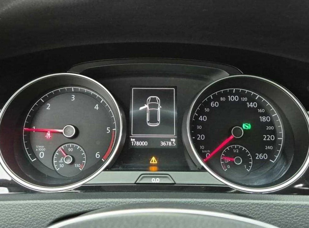 폭스바겐 골프 2.0 TDI 사진 6