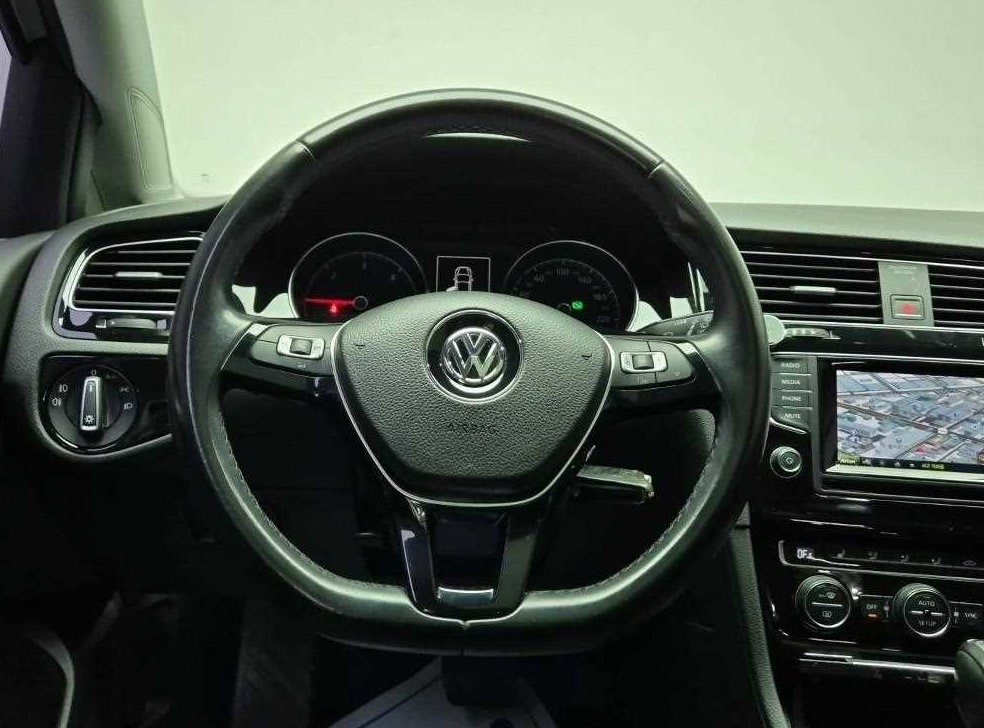 폭스바겐 골프 2.0 TDI 사진 9