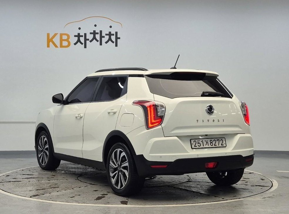 KG모빌리티(쌍용)  티볼리 2WD 디젤 1.6 사진 2