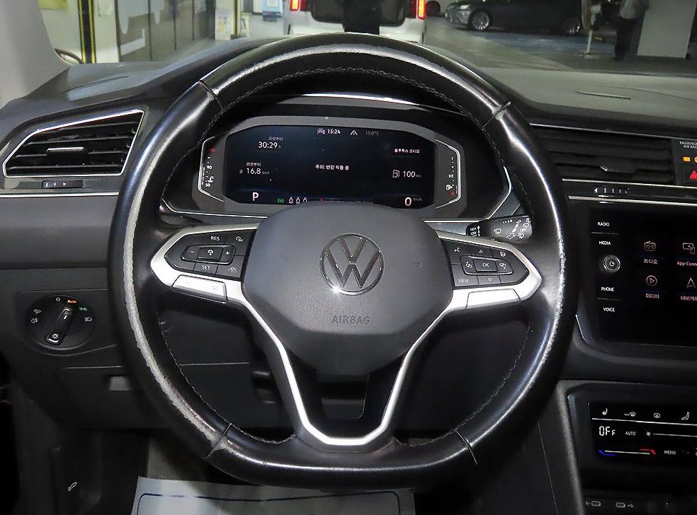 폭스바겐 티구안 2.0 TDI 프리미엄 4모션 사진 8