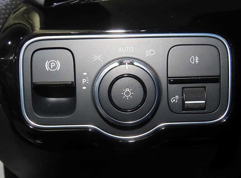 벤츠 A 클래스 A220 세단 사진 15