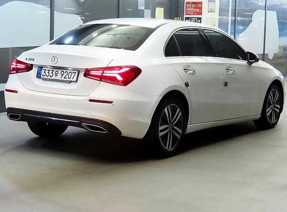 벤츠 A 클래스 A220 세단 사진 4