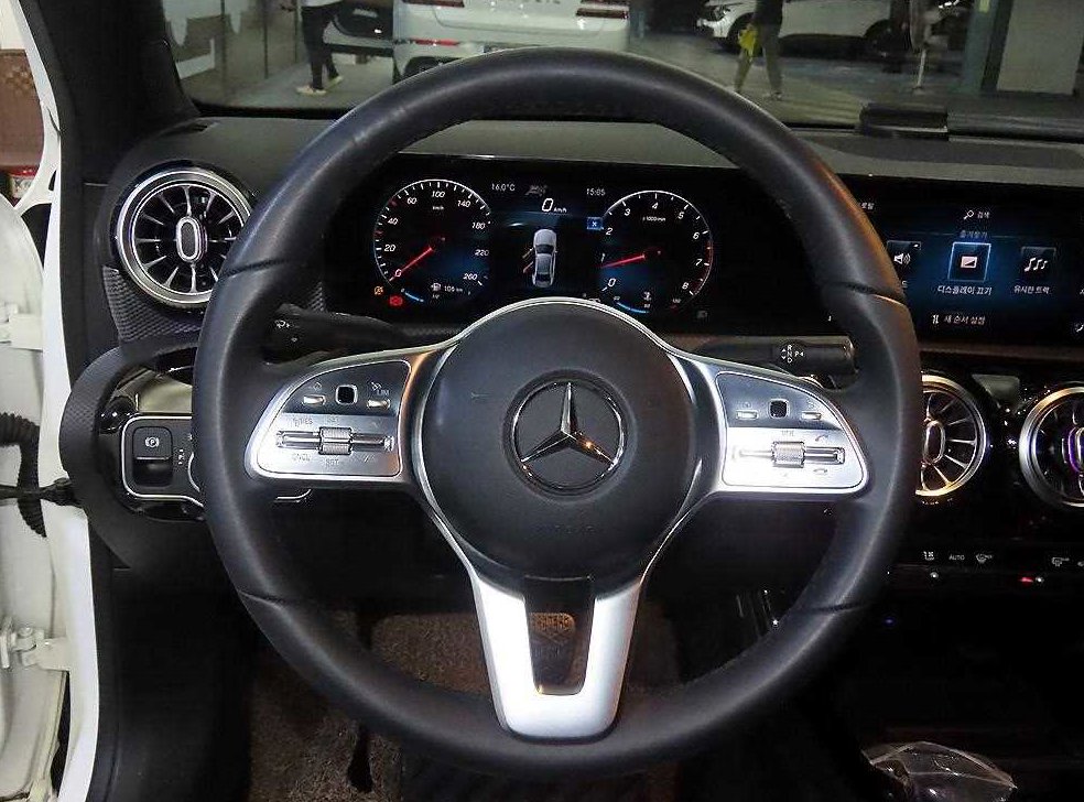 벤츠 A 클래스 A220 세단 사진 8
