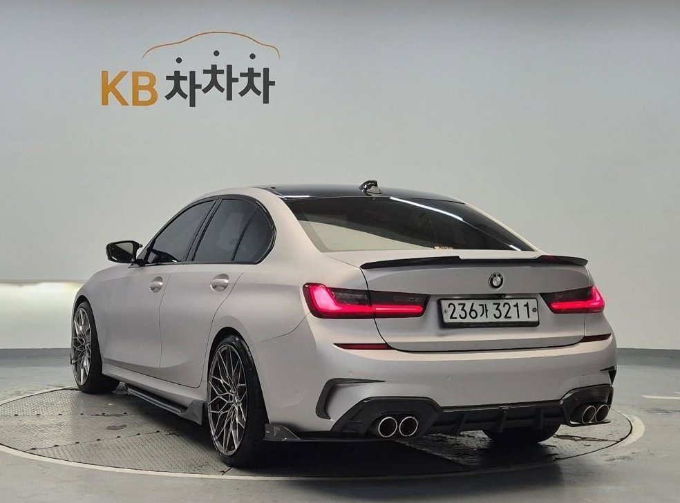 BMW 3시리즈 320d M 스포츠 사진 4