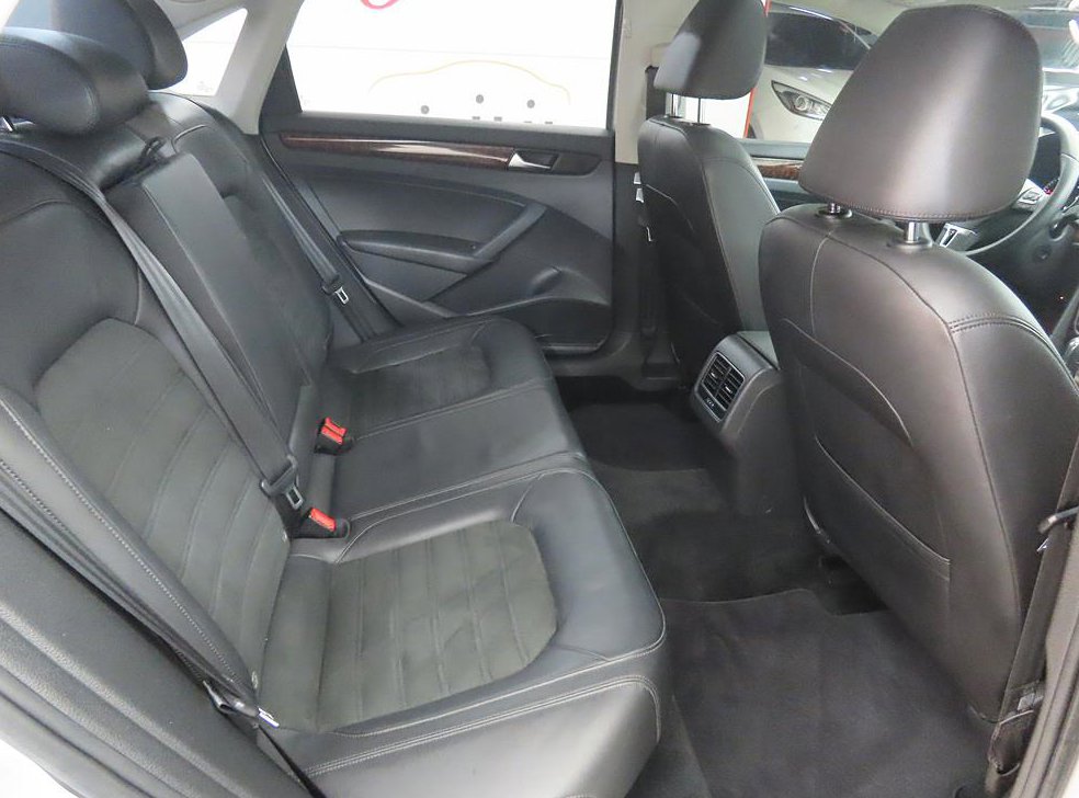폭스바겐 파사트 2.0 TDI 사진 8