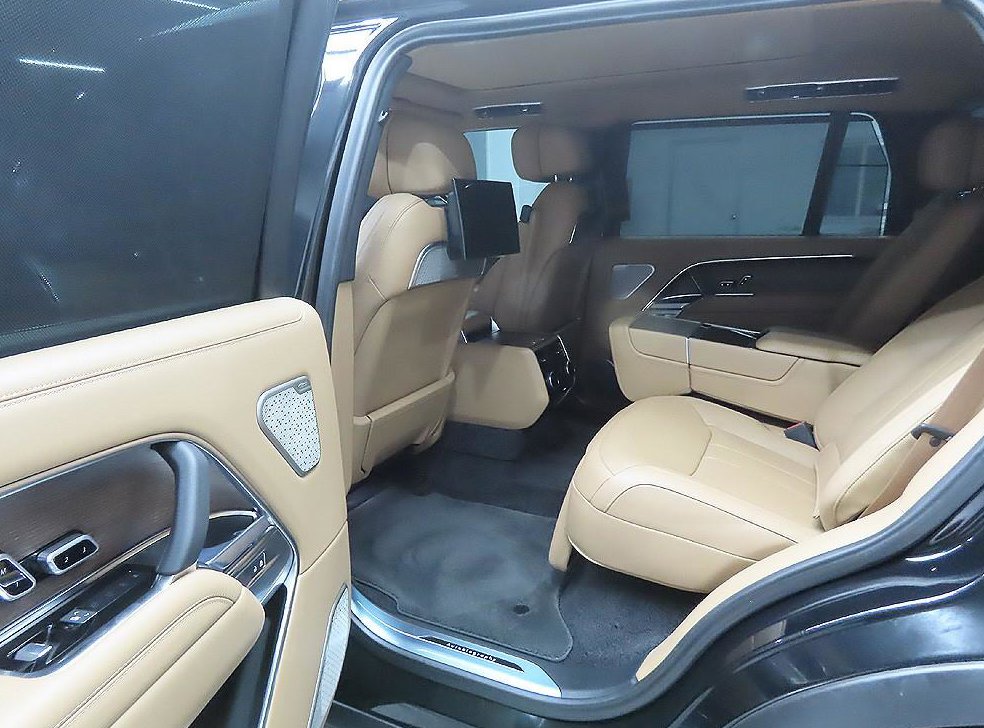 랜드로버 레인지로버 3.0 D350 LWB 사진 10