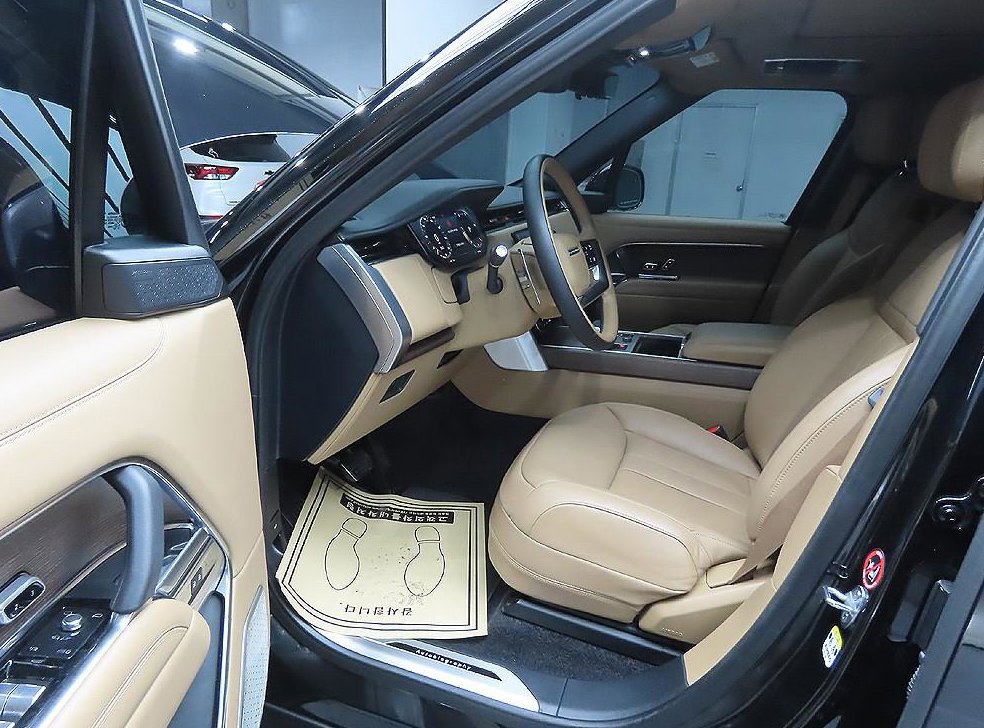 랜드로버 레인지로버 3.0 D350 LWB 사진 12