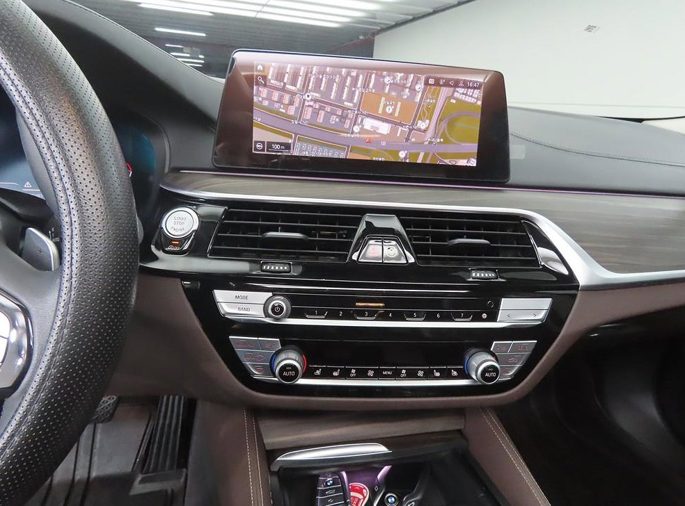 BMW 5시리즈 520d 럭셔리 플러스 사진 10