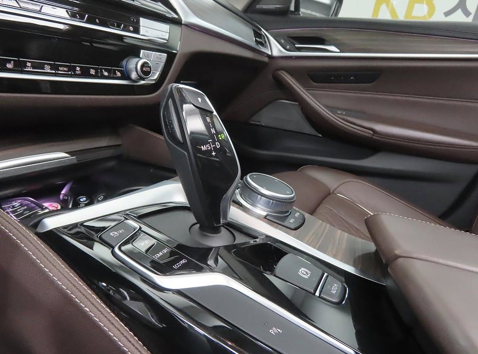 BMW 5시리즈 520d 럭셔리 플러스 사진 11