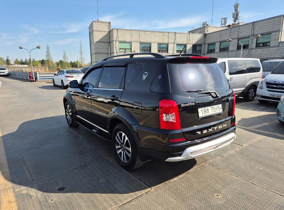 KG모빌리티(쌍용)  렉스턴 2.0  2WD RX7 사진 6