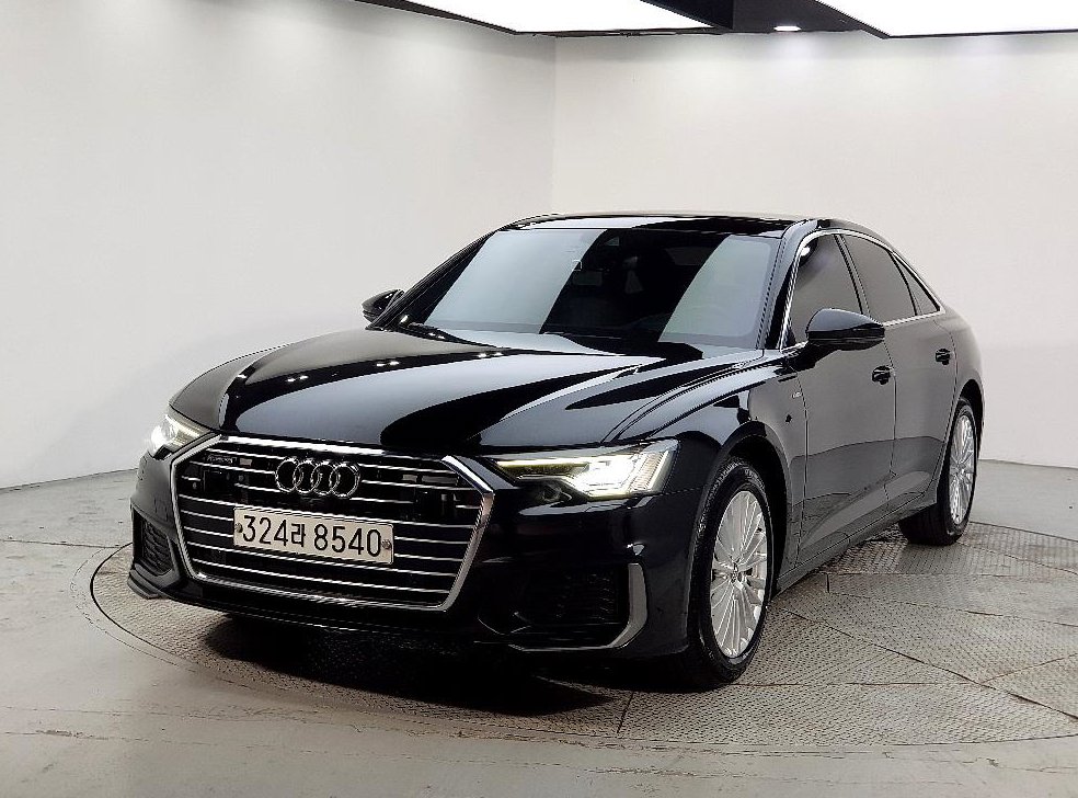 아우디 A6 45 TFSI 콰트로 프리미엄