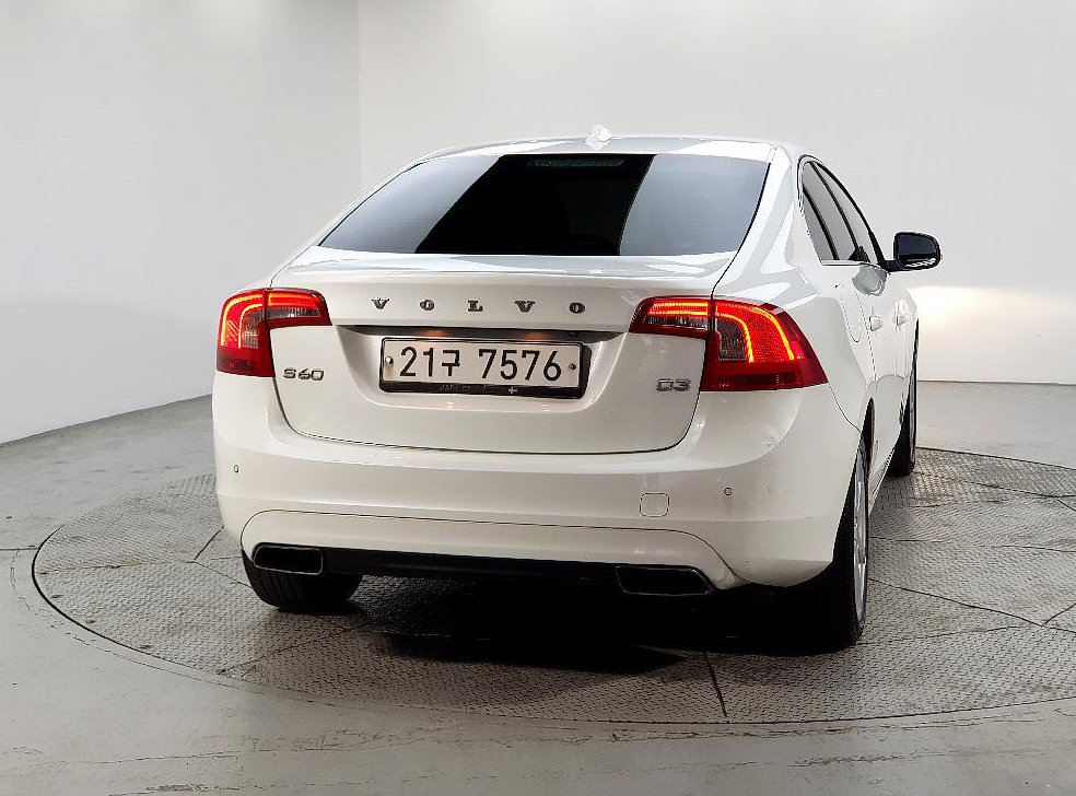 볼보 S60 D3 사진 3