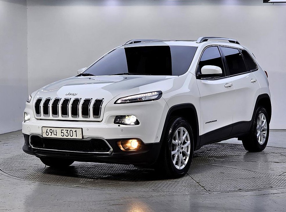 지프 체로키 2.2 디젤 론지튜드 AWD