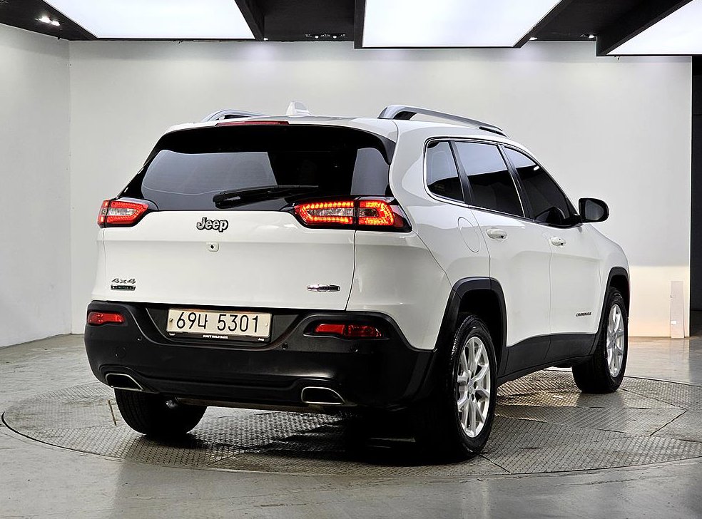 지프 체로키 2.2 디젤 론지튜드 AWD 사진 4