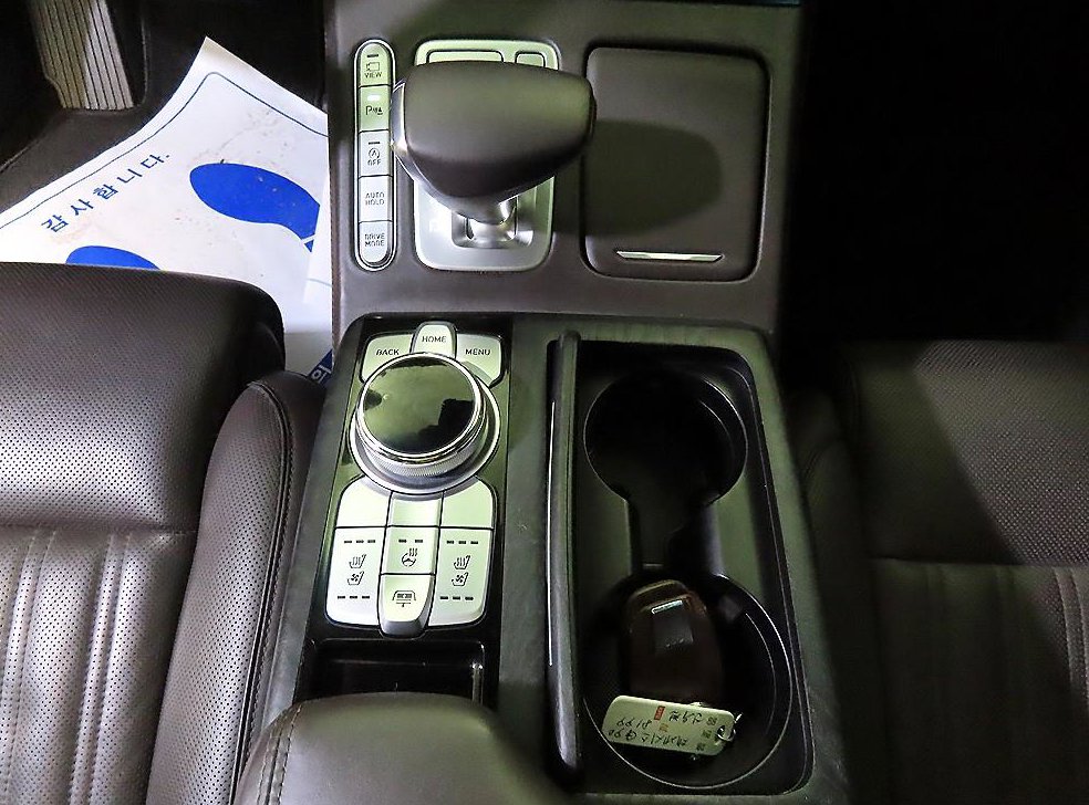제네시스 G90 3.3 T AWD 사진 12