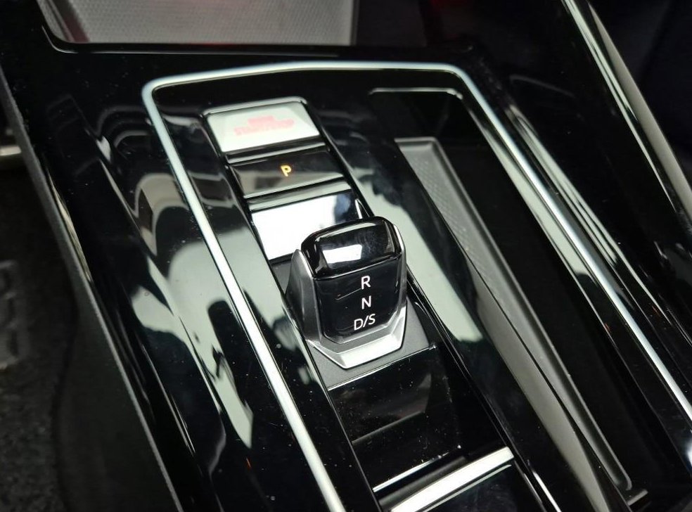 폭스바겐 골프 2.0 GTI 사진 15
