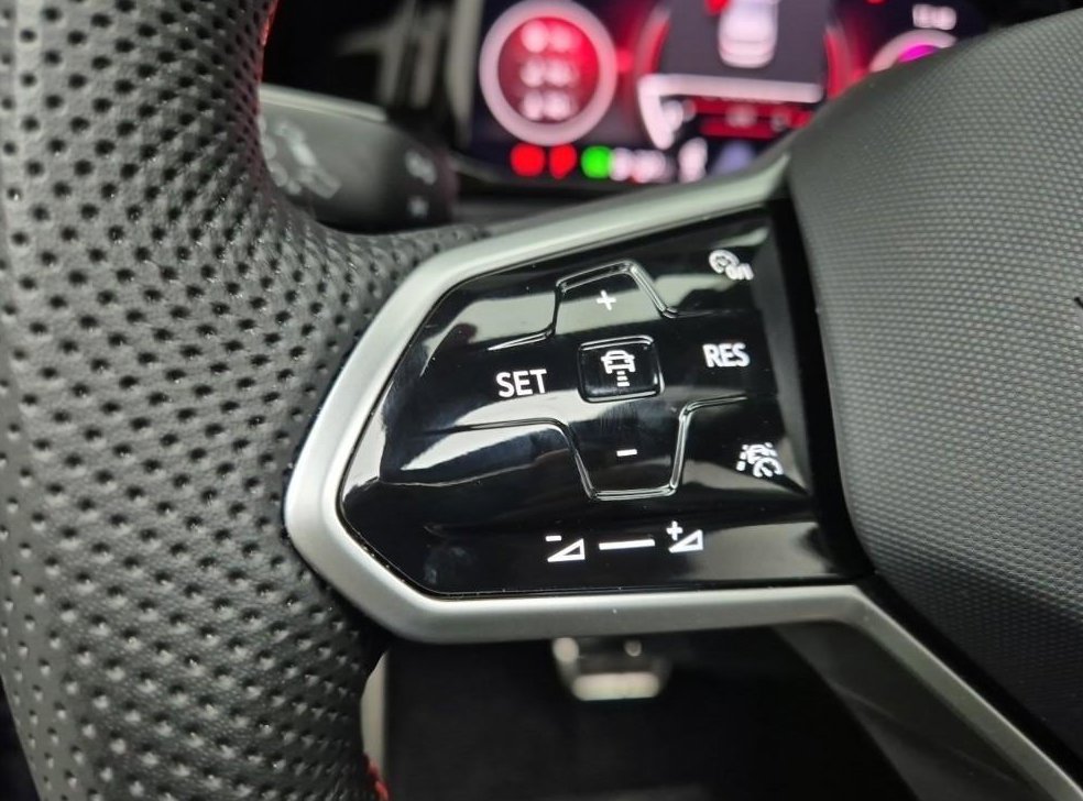 폭스바겐 골프 2.0 GTI 사진 8