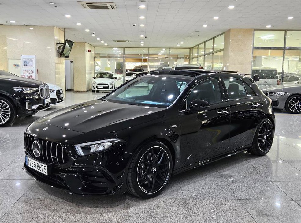 벤츠 A 클래스 AMG A45 4MATIC+ 해치백