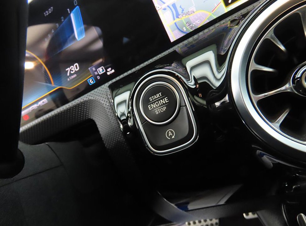 벤츠 A 클래스 AMG A45 4MATIC+ 해치백 사진 10
