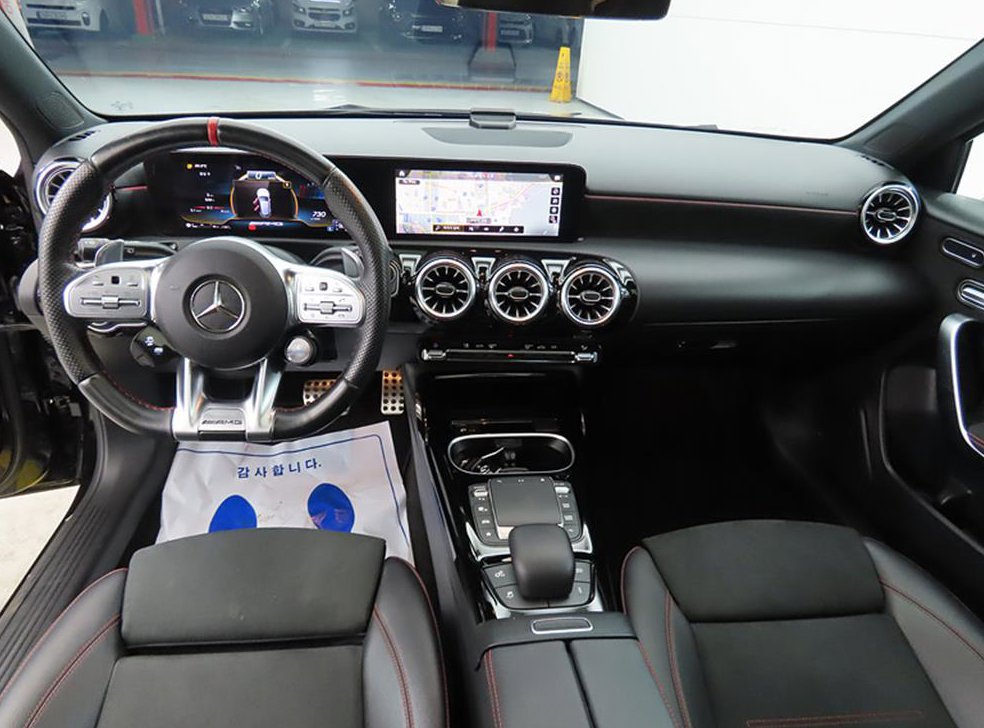 벤츠 A 클래스 AMG A45 4MATIC+ 해치백 사진 7