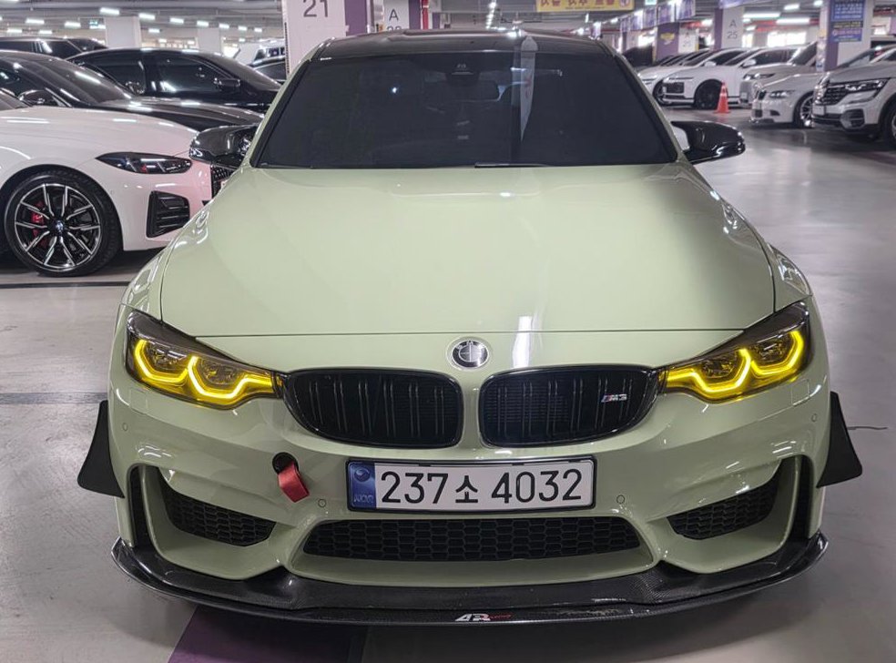 BMW 3시리즈 M3 세단 컴패티션 사진 2