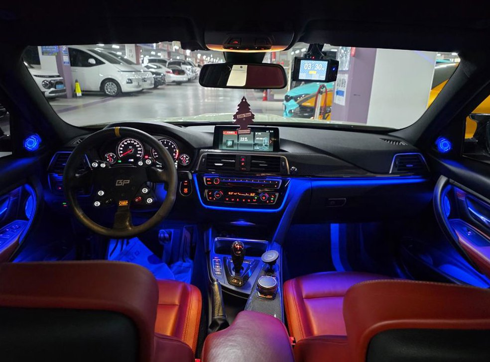 BMW 3시리즈 M3 세단 컴패티션 사진 9