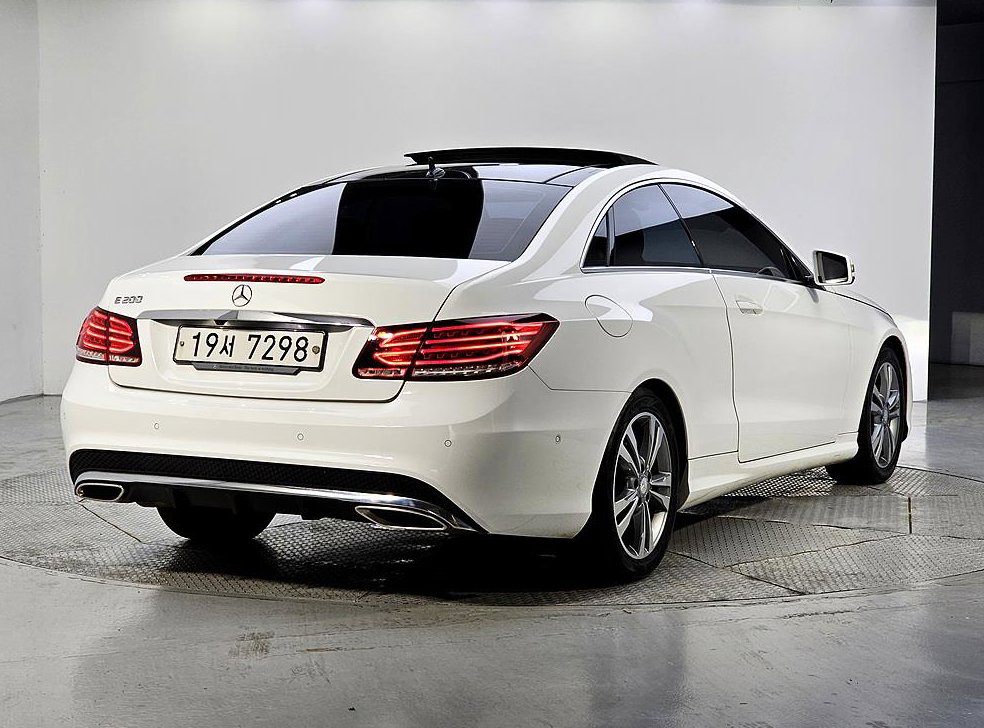 벤츠 E 클래스 E200 쿠페 사진 4