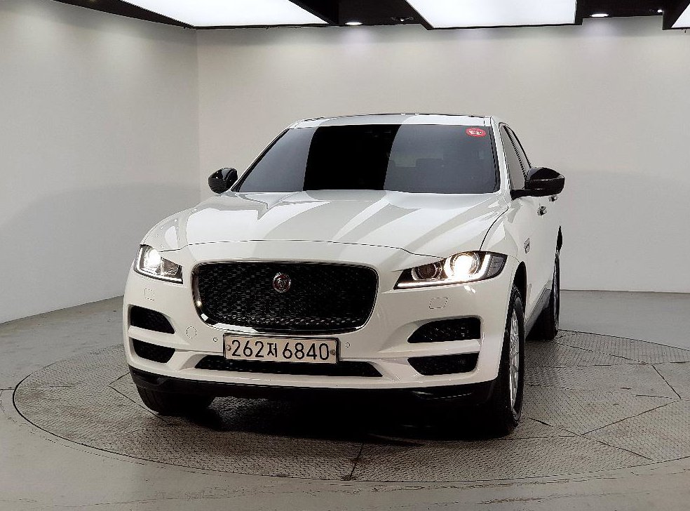 재규어 F-PACE 20d 프레스티지 사진 2