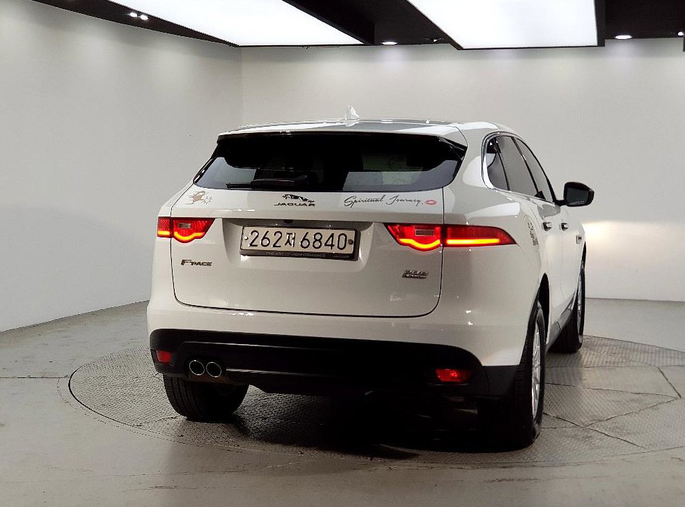 재규어 F-PACE 20d 프레스티지 사진 3